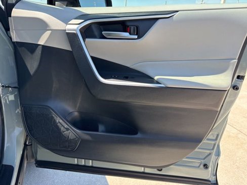 Used 2019 Toyota RAV4 XLE image 34