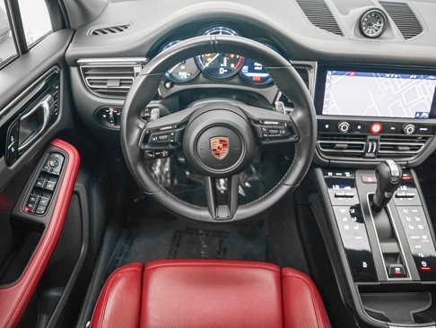 Certified 2024 Porsche Macan w/ Premium Plus Package image 16