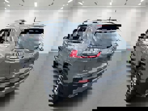 Used 2022 Jeep Cherokee Limited image 4