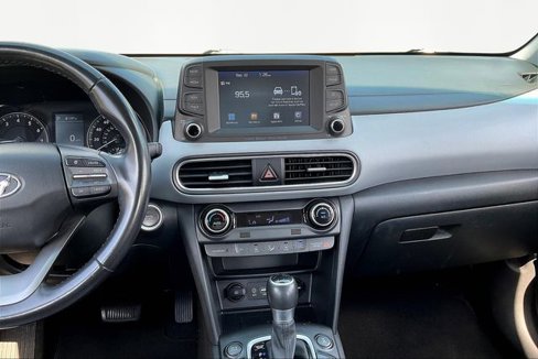 Used 2020 Hyundai Kona Limited image 9