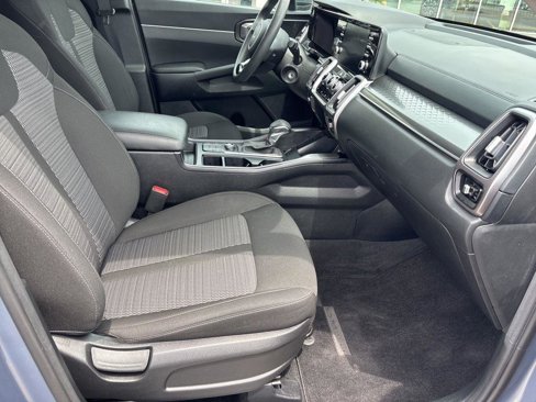 Used 2023 Kia Sorento LX image 23