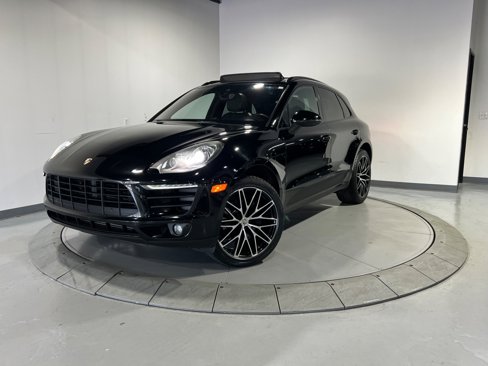 Used 2018 Porsche Macan w/ Driver Memory Package image 1