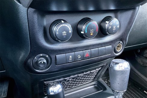 Used 2018 Jeep Wrangler Unlimited Sport S image 23