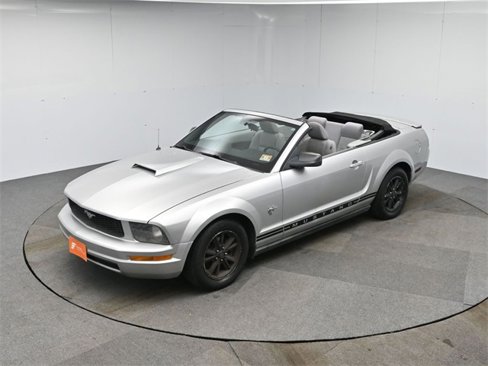 Used 2009 Ford Mustang Convertible image 31