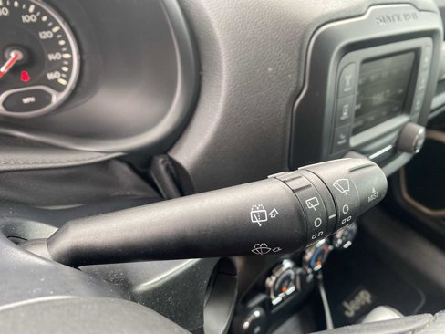 Used 2016 Jeep Renegade Latitude image 20