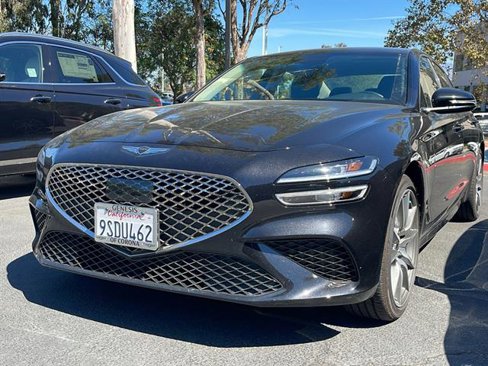 Used 2025 Genesis G70 2.5T image 5