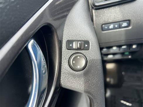 Used 2019 Nissan Rogue SV w/ Premium Package image 20