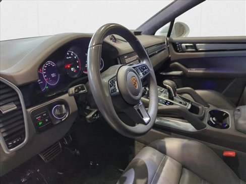 Used 2023 Porsche Cayenne Turbo image 3