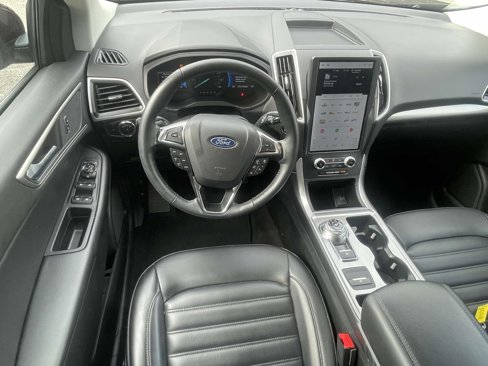Used 2024 Ford Edge SEL image 16
