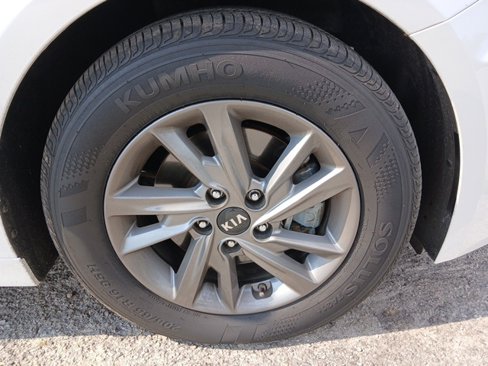 Used 2020 Kia Optima LX image 8