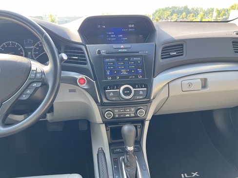 Used 2017 Acura ILX w/ Premium Package image 29