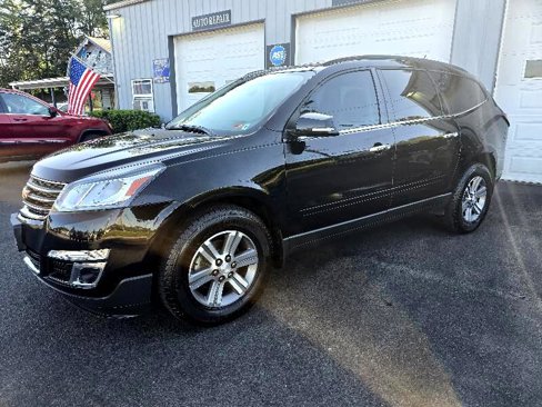 Used 2016 Chevrolet Traverse LT image 1