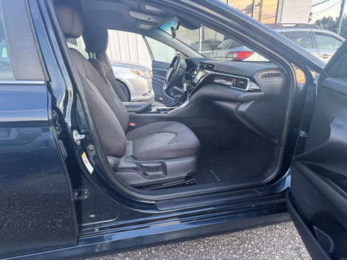 Used 2018 Toyota Camry LE image 15