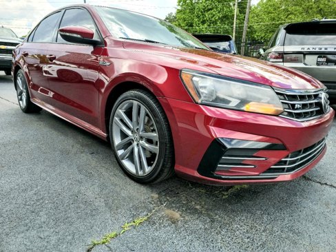 Used 2018 Volkswagen Passat 2.0T R-Line image 3
