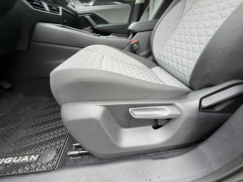 New 2025 Volkswagen Tiguan S image 30