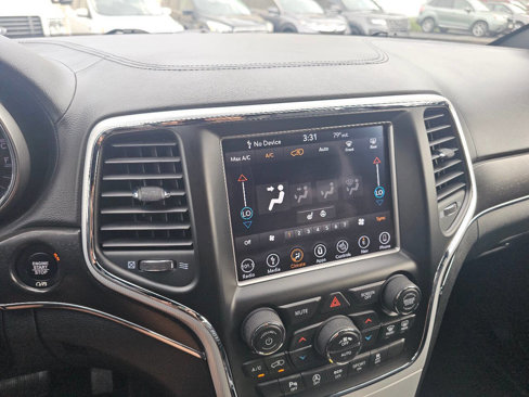 Used 2018 Jeep Grand Cherokee Limited image 17