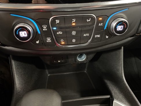Used 2021 Chevrolet Traverse LT image 46