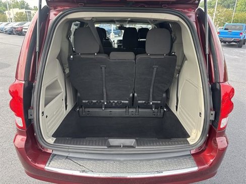 Used 2020 Dodge Grand Caravan SE w/ UConnect Hands-Free Group image 7