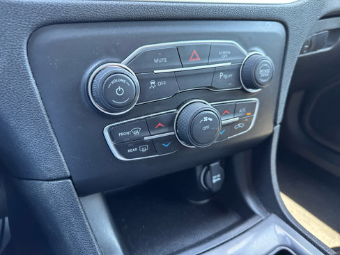 Used 2022 Dodge Charger SXT image 22