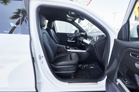Used 2022 Mercedes-Benz GLB 250 4MATIC w/ Premium Package Lite image 11