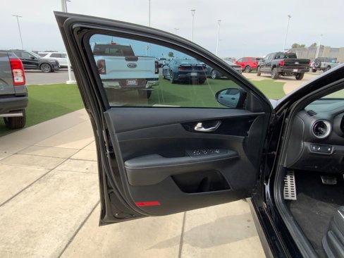 Used 2023 Kia Forte GT-Line image 9