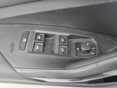 Used 2020 Volkswagen Jetta SE image 25