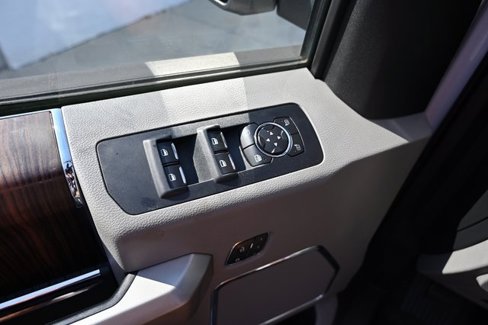 Used 2015 Ford F150 Lariat image 29