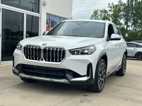 Certified 2024 BMW X1 xDrive28i image 3