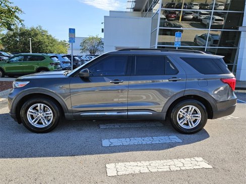 Used 2020 Ford Explorer XLT image 3