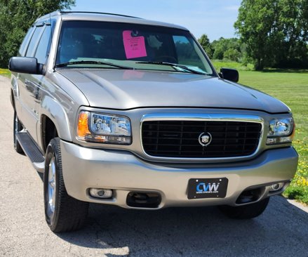 Used 2000 Cadillac Escalade 4WD image 5