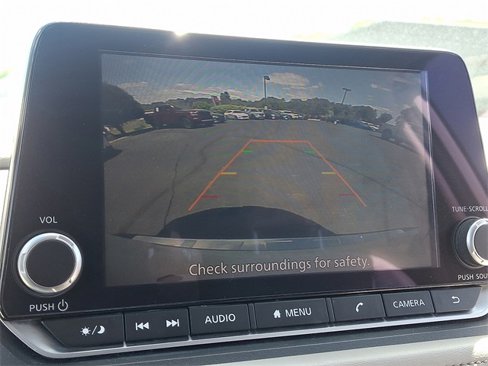 Used 2023 Nissan Rogue SV image 18