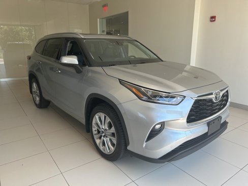 Used 2022 Toyota Highlander Limited image 20