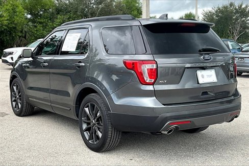 Used 2017 Ford Explorer XLT w/ Equipment Group 202A image 7