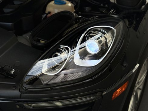 Used 2018 Porsche Macan S image 43