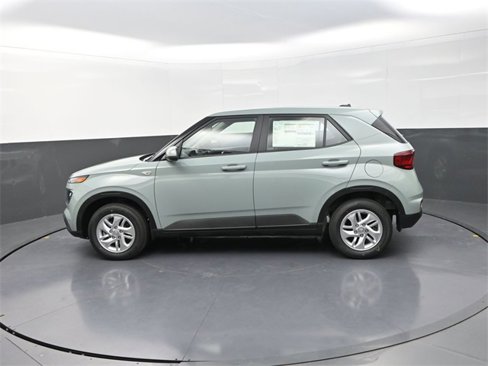 New 2025 Hyundai Venue SE image 5