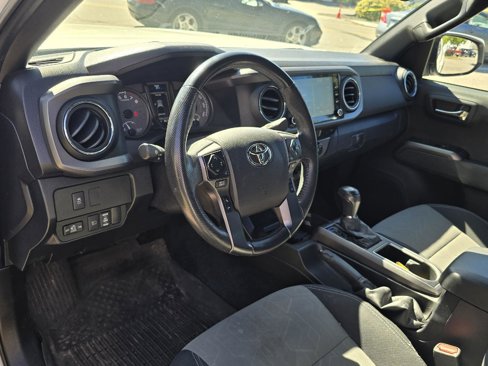 Used 2021 Toyota Tacoma TRD Off-Road image 9