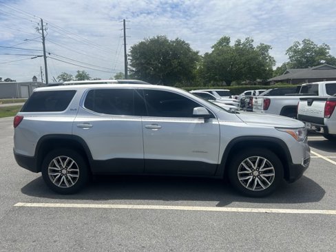 Used 2018 GMC Acadia SLE image 1