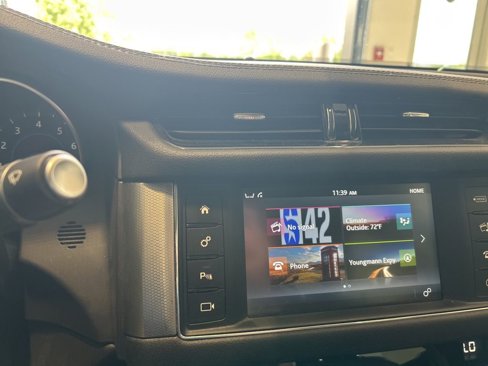 Used 2018 Jaguar XF Premium image 6
