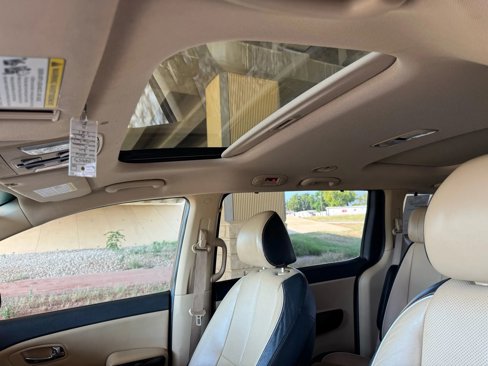 Used 2016 Kia Sedona SX Limited image 17