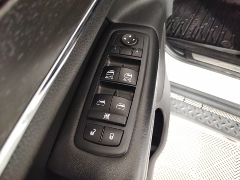 Used 2016 Jeep Grand Cherokee Limited image 9