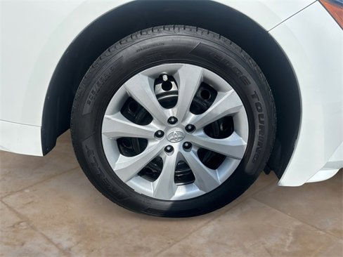 Used 2021 Toyota Corolla LE image 14