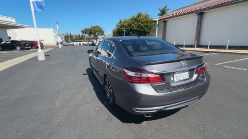 Used 2017 Honda Accord Touring image 7