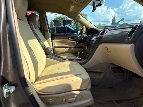 Used 2011 Buick Enclave CXL image 22