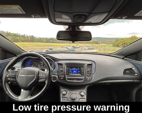 Used 2015 Chrysler 200 S image 21