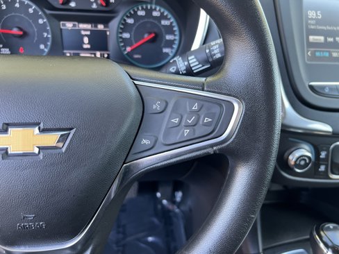 Used 2018 Chevrolet Equinox LT image 16