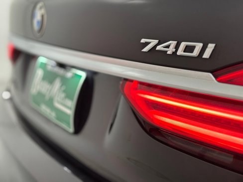 Used 2016 BMW 740i image 26