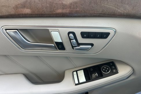 Used 2015 Mercedes-Benz E 350 4MATIC Wagon image 11