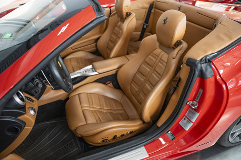 Used 2011 Ferrari California image 27