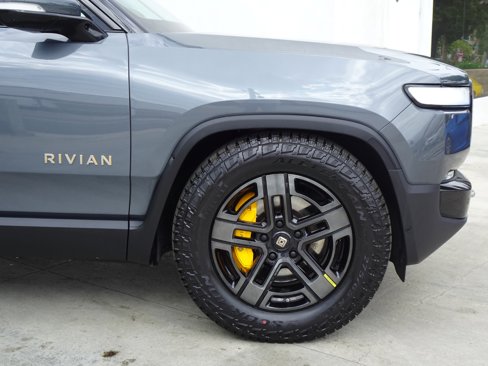 Used 2023 Rivian R1S Adventure image 11