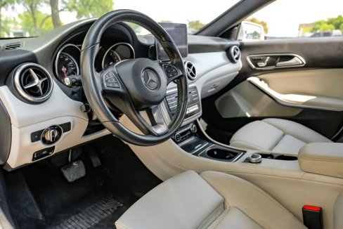 Used 2018 Mercedes-Benz CLA 250 4MATIC image 3